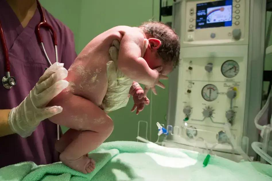 Alimentação Enteral por Sonda: Tudo o Que os Pais Precisam Saber